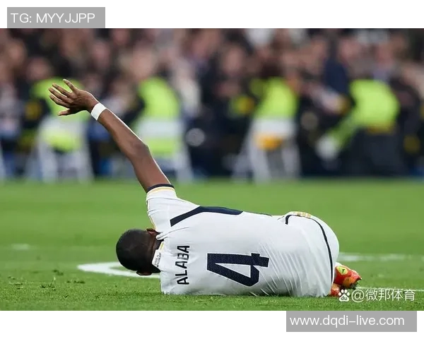 西甲激战里昂逆转皇马补时绝杀引发转会风波与球迷热议