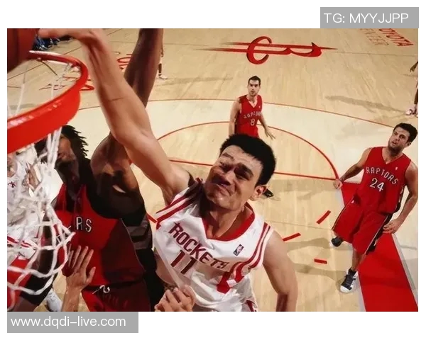 姚明与致敬：篮球巨星的传奇人生与对中国体育的深远影响